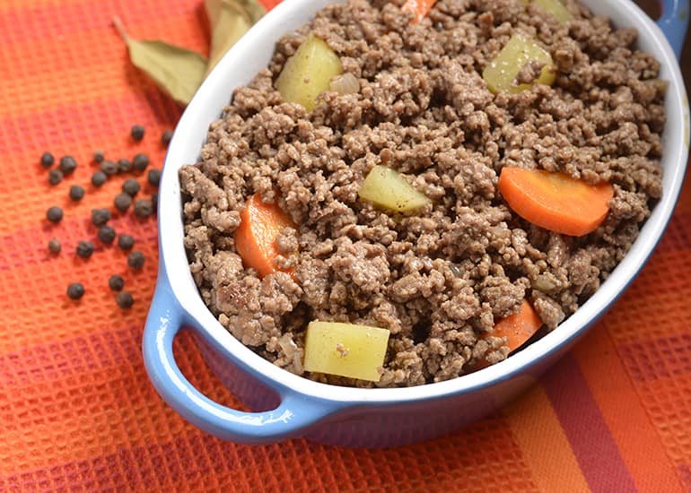Carne Moída com Vegetais, Louro e Pimenta