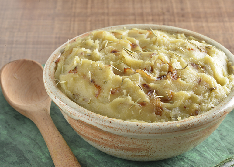 Purê de Batata Doce com Alecrim e Cebola Caramelada