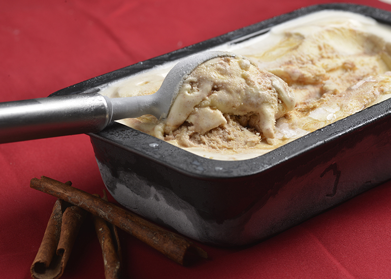 Sorvete com Calda de Canela