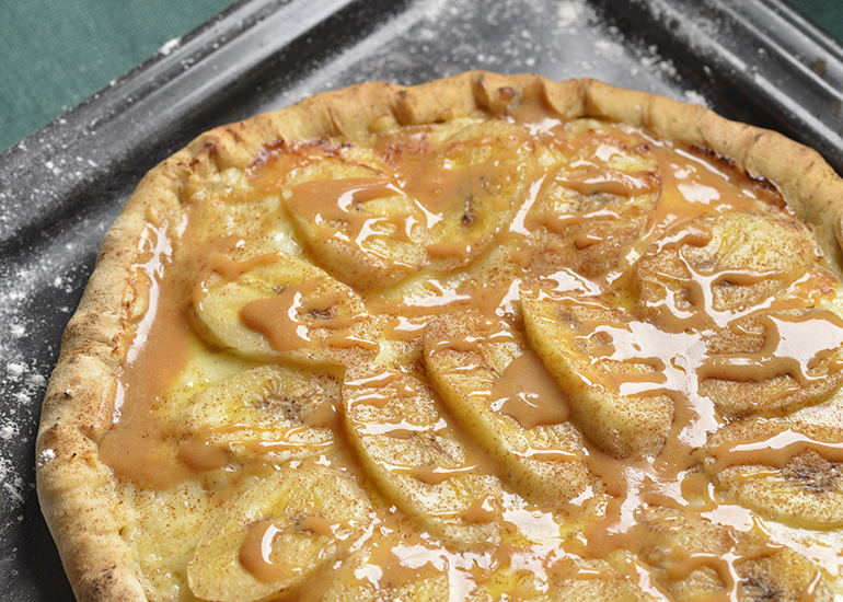 Pizza com Banana, Doce de Leite e Canela