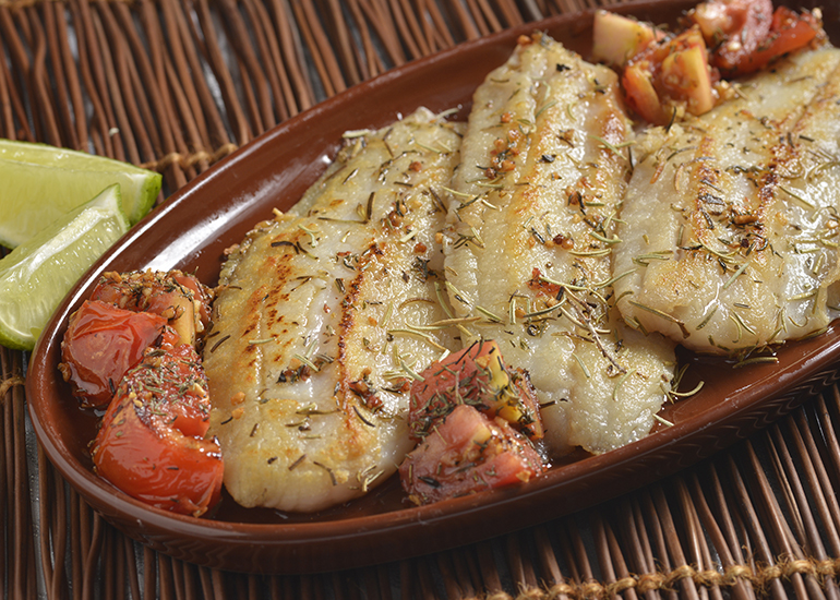 Filé de Peixe Grelhado com Alho e Alecrim