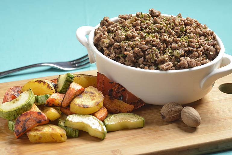 Carne Moída Refogada com Salsa e Noz-Moscada