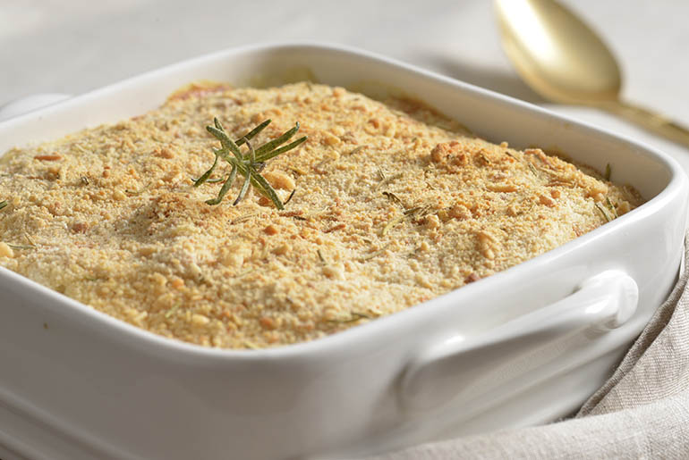 Bacalhau Cremoso com Molho Branco e Alecrim